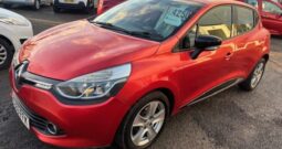 2013 RENAULT CLIO DYNAMIQUE 1.2 PETROL 5 DOOR HATCH IN RED.